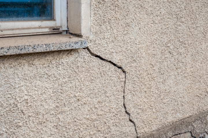 wall crack